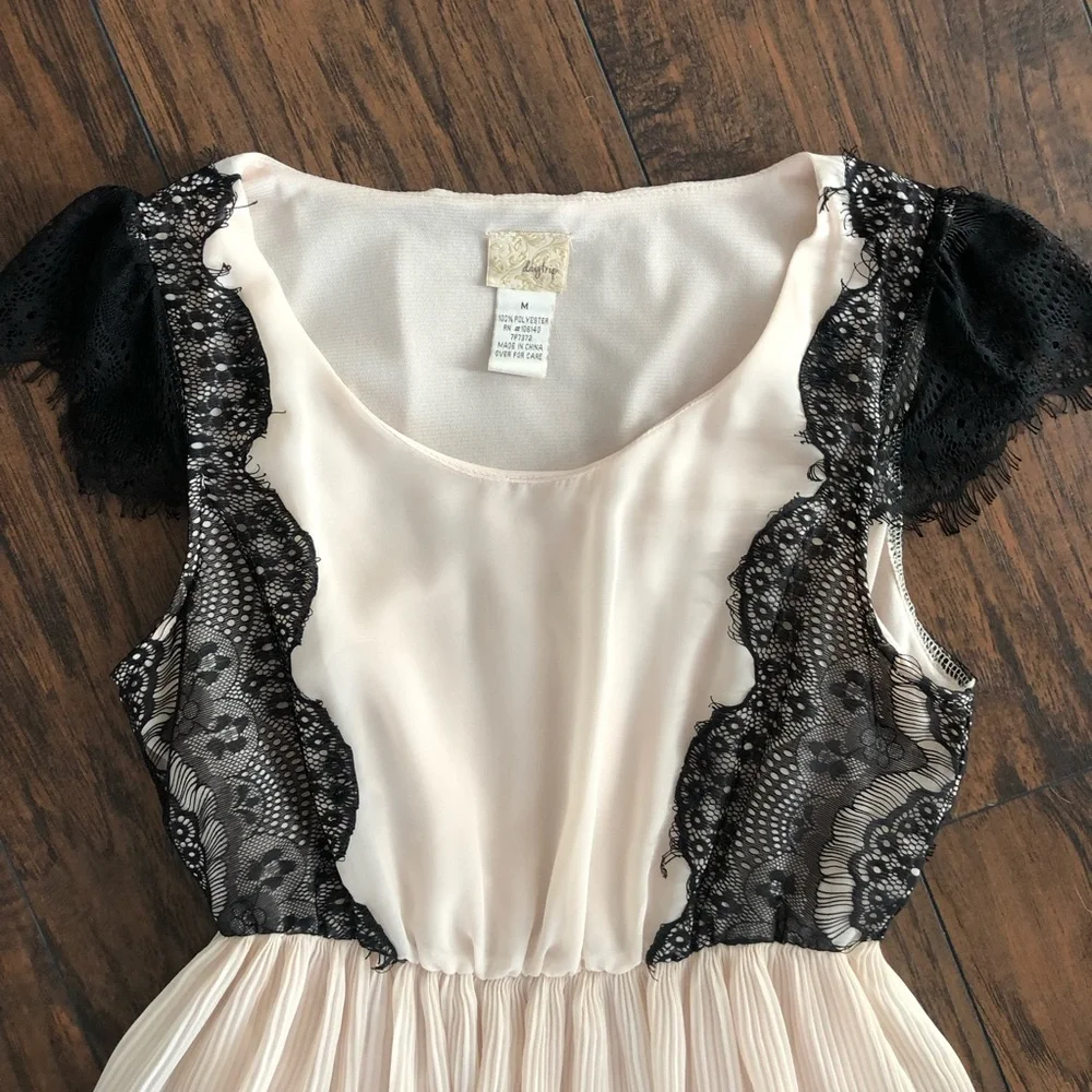 Daytrip - Off-white Dress - Size M - Picture 6 of 8